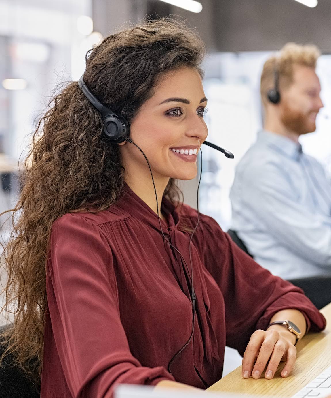 Callcenter woman smiling